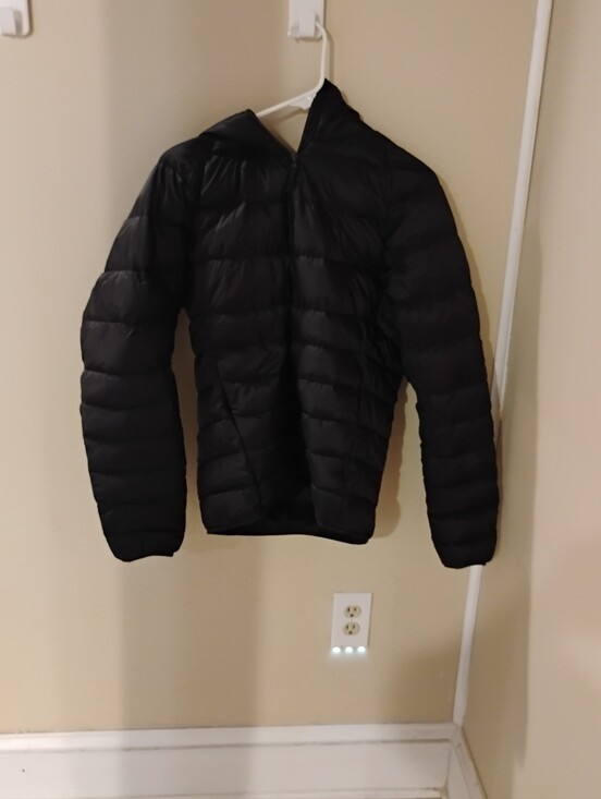 Uniqlo Jackets & Blazers - Uniqlo Women's Black Puffer Down Fill Lightweight Hooded Jacket Sz M